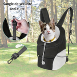 Gros plan sur le hublot du sac Catpacky