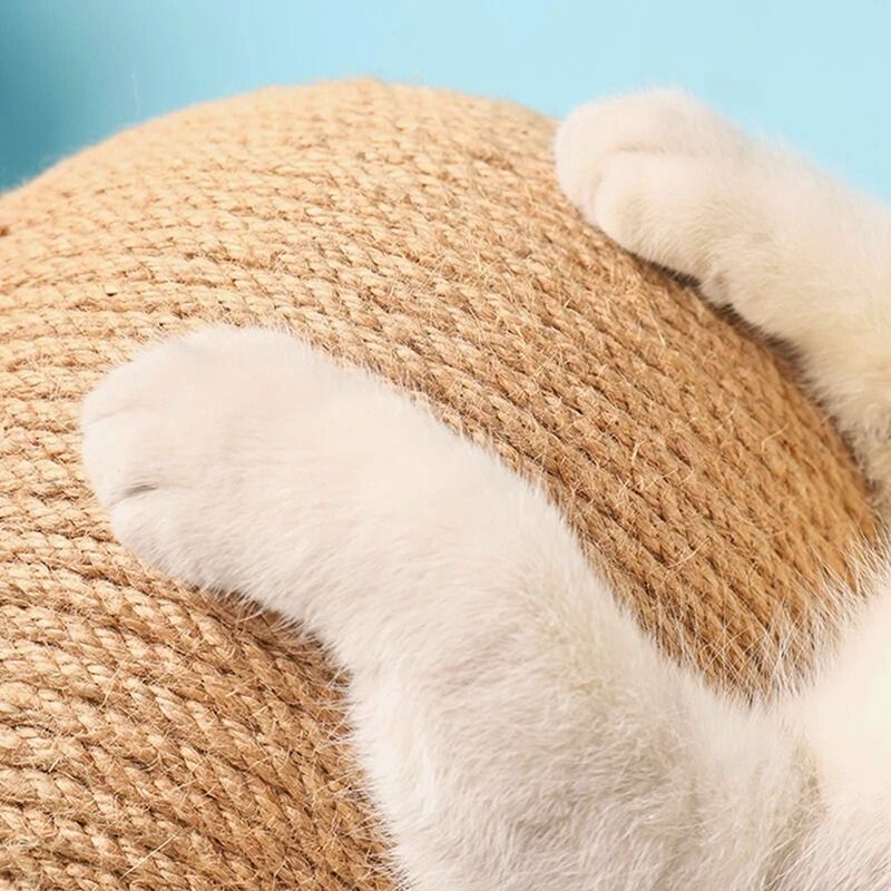 zoom sur la corde en sisal naturel du griffoir boule design Orbicat™