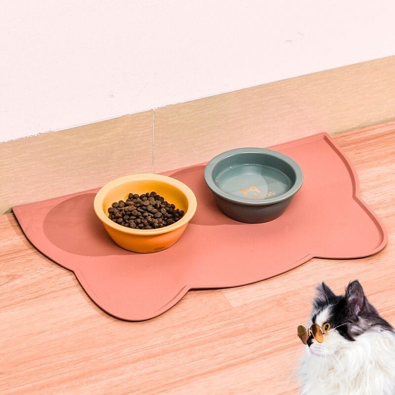 Tapis-gamelle-chat-rouge