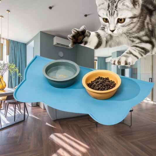 Tapis-litiere-chat-bleu-salon